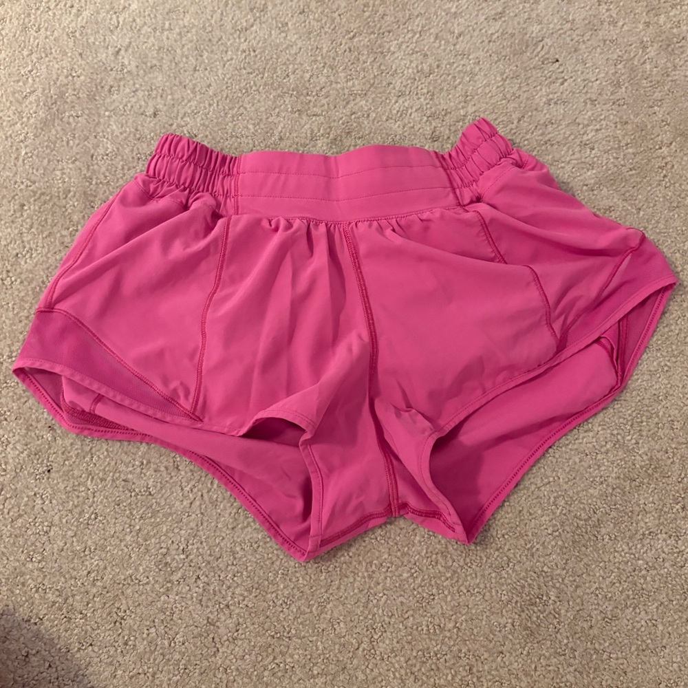 Lululemon Hotty Hot II Sz 4 LR 2.5in